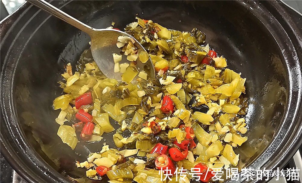 教你酸汤米粉做法，10分钟就能搞定，酸辣好吃早上来上一碗太爽了