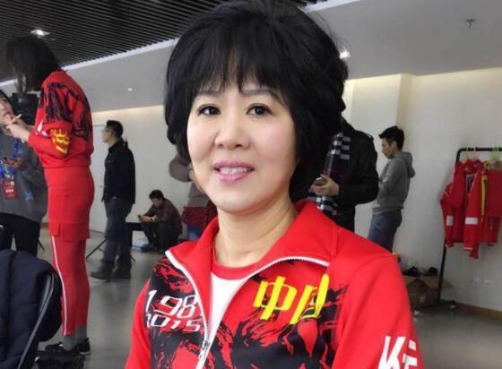 白浪|郎平前夫为了女儿白浪,坚持15年未再婚,如今60岁生下一儿子