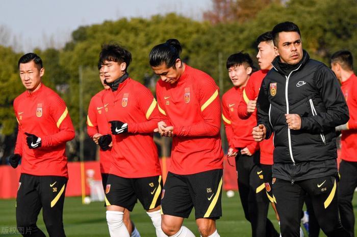 世界杯|为国足让路,新赛季中超或6月下旬开赛,世界杯2年一次中超取消?