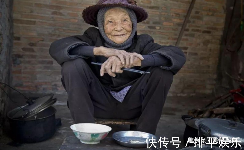 退休金|老了想活得有尊严,3种东西别交给子女,是对自己的人生负责