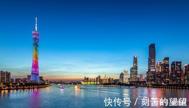 有房者|广州一楼盘降价促销,没引来闹事的业主,却引来了千人抢购