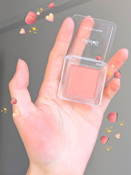 18岁贫民窟女孩爱用化妆品，学生党的福音！