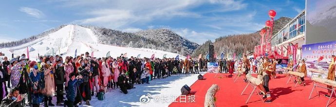 游客|神农架冰雪节火爆开场，周末两天首滑接待游客逾1万人次