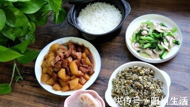 假期宅在家,亲手做一桌饭菜,简单几道家常菜,孩子直夸菜真香