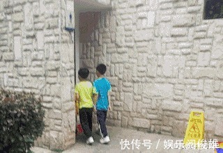 |搞笑GIF趣图:老爷子成功的把榴莲吃出了芥末的味道!