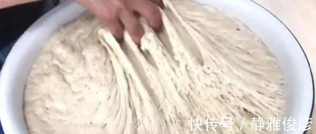 发面时别只会用白糖酵母，多加一点“它”10分钟就能发满盆