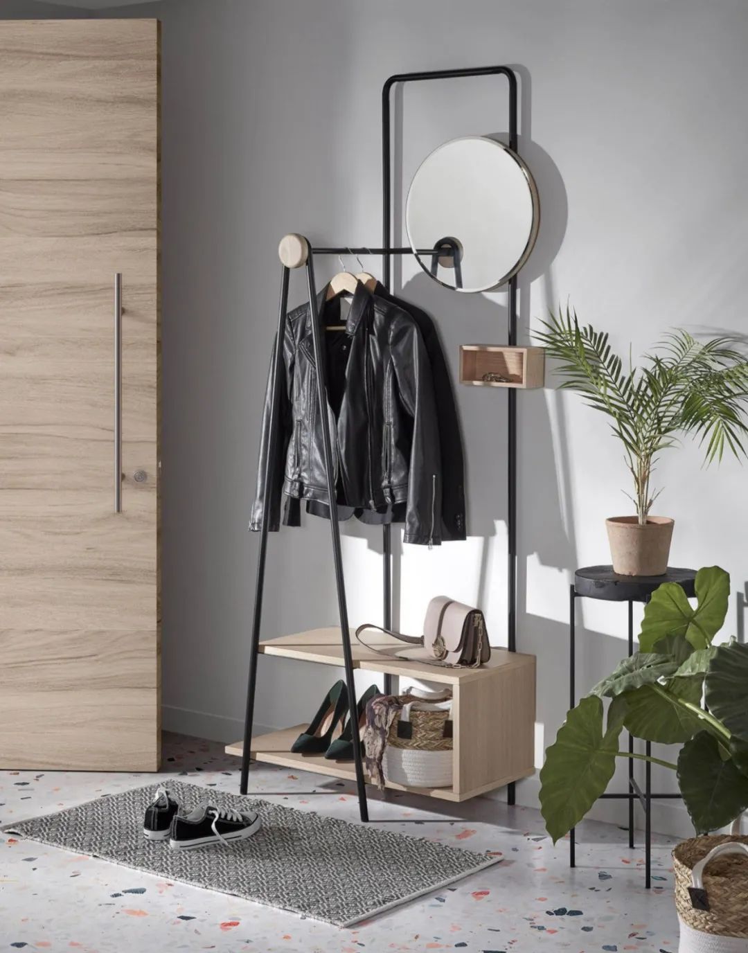 衣架|睡觉前、进门后脱下来的衣服放哪好别傻傻放沙发上了……