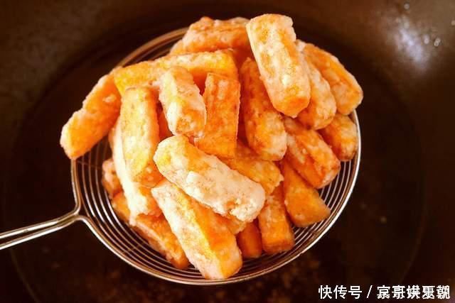 咸蛋黄沙沙|这才是南瓜最好吃的做法,甜咸可口,外酥里嫩,家人都夸太好吃了