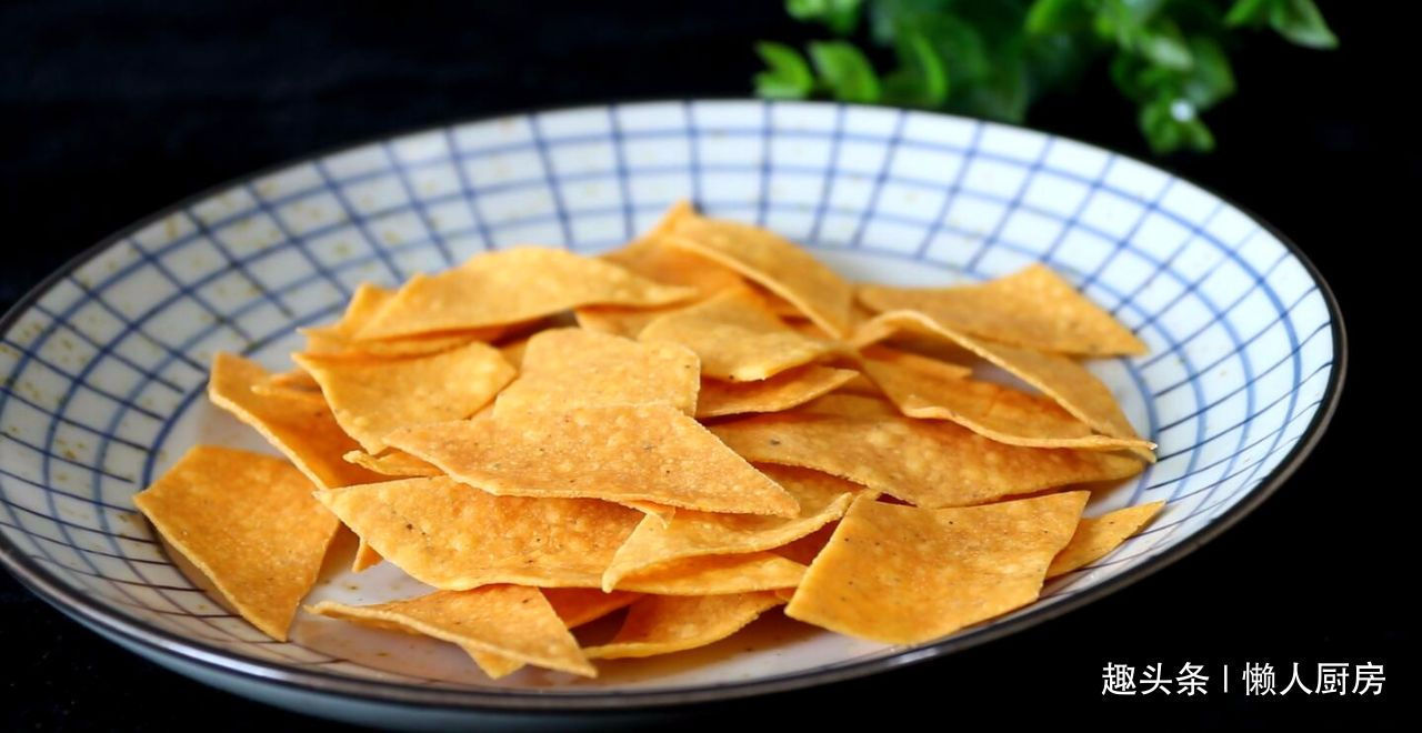 不用油炸，不加一滴水，教你用玉米粉做小零食，比薯片还好吃