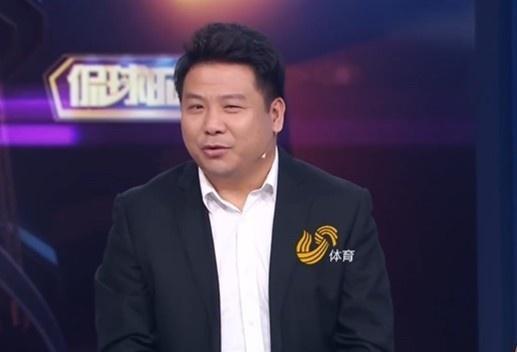 爆料|凌晨1点!资深名记最新爆料引争议,球迷痛骂:中国足球真是笑话
