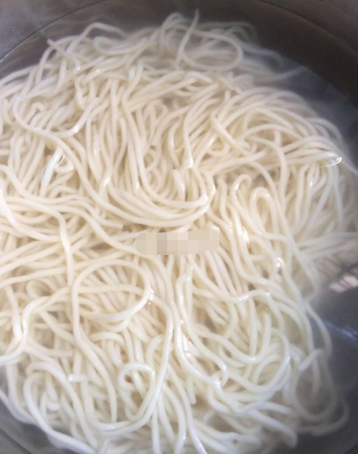 葱油麻酱凉面,好吃方便,劲道十足,一碗下肚,倍感幸福!