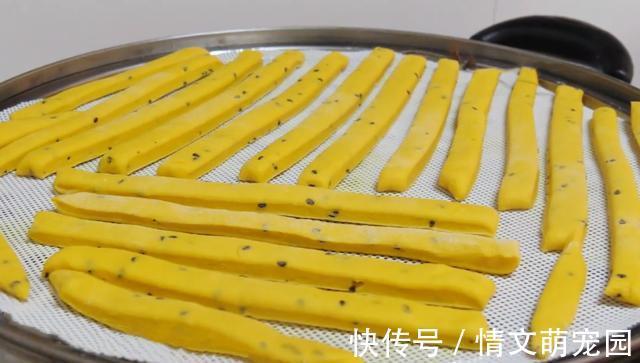 酵母粉|秋天要多吃南瓜,加1把黑芝麻,无水无油,好吃不上火,孩子爱吃