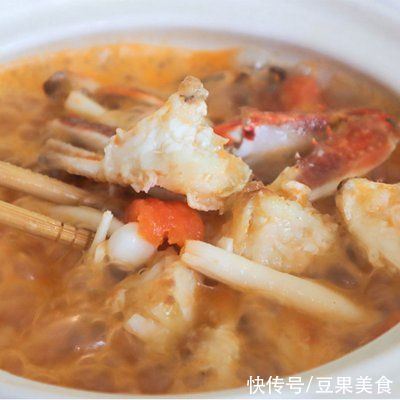 降温天一定要喝碗热乎乎的「梭子蟹年糕汤」，啊啊啊鲜到掉眉毛