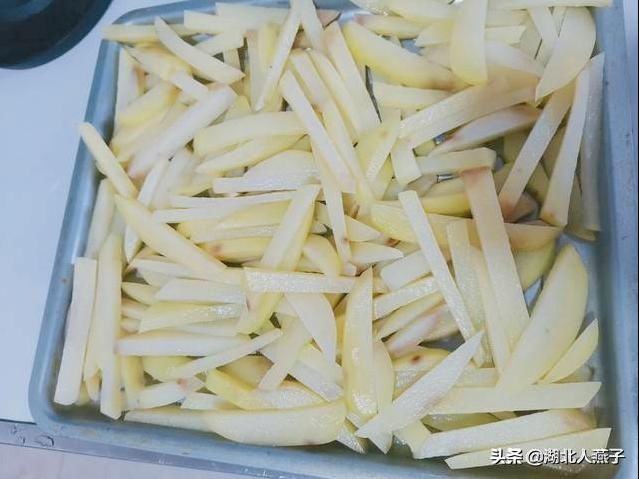  一妙|炸薯条时，土豆最忌焯水后就炸！教您一妙招，薯条香脆不发软