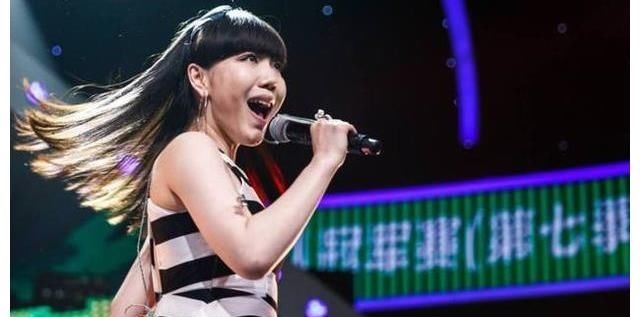 从天价代言到县城商演,《中国好声音》官宣,吴莫愁新身份回归