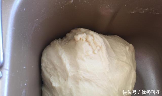 早餐|一个接一个,香甜可口牛奶面包,特别适合儿童早餐时吃