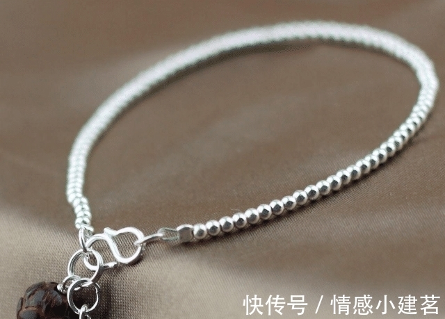 戒指 你知道怎么辨别真假银饰吗?