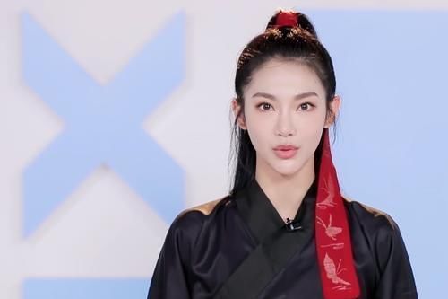 出场|青你2学员虞书欣模仿奥黛丽赫本不算啥,“夷陵老祖”出场秀翻