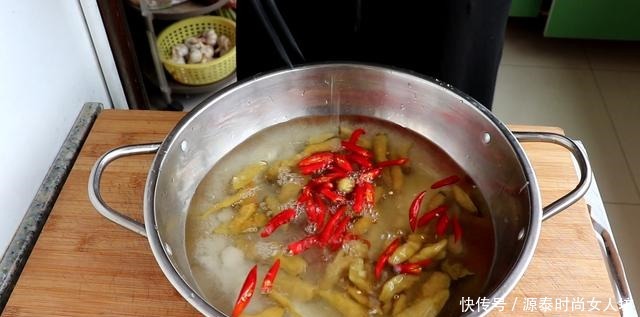 泡椒|饭店的泡椒萝卜条为什么那么好吃,原来诀窍这么简单,看一遍就会