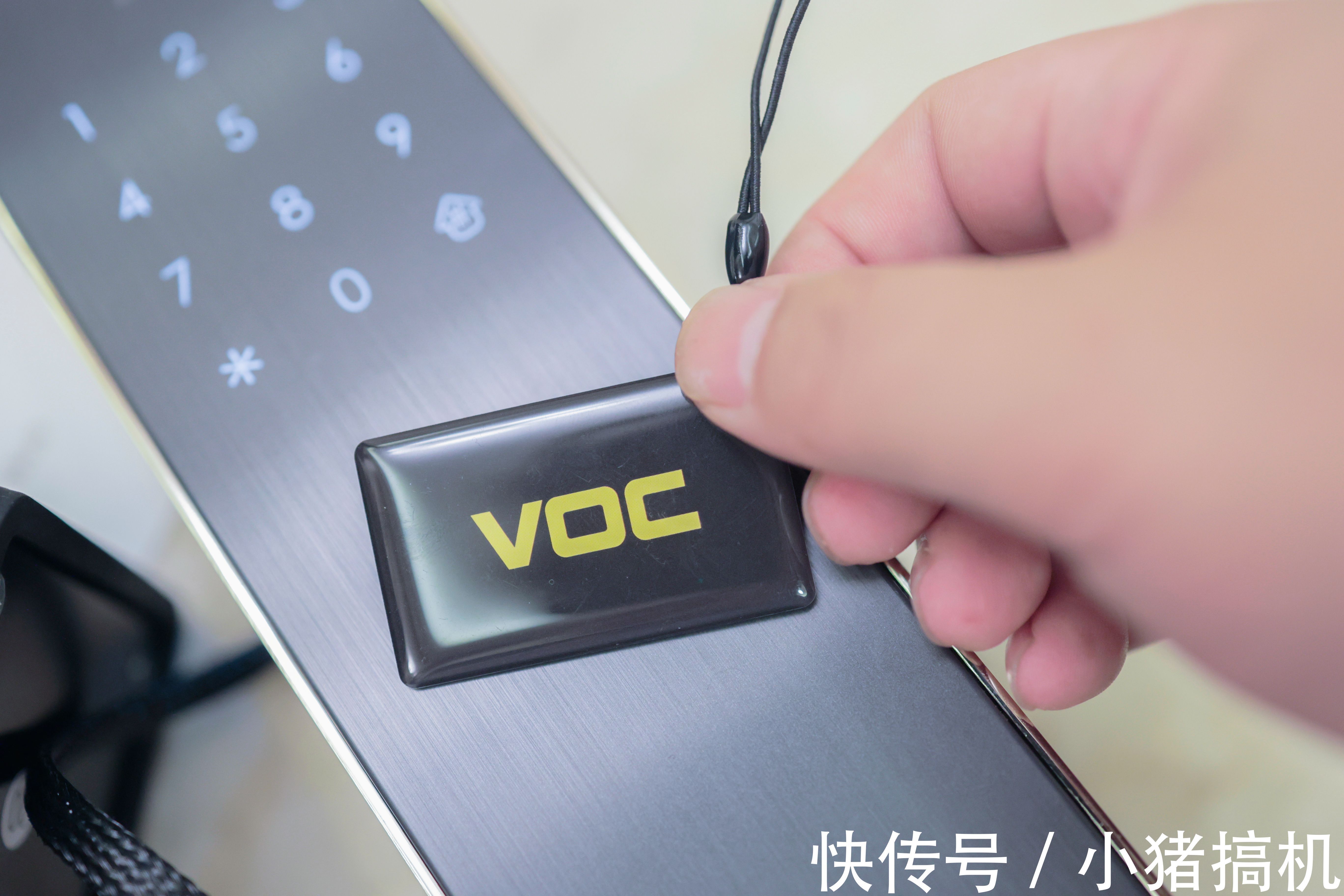 门锁|VOC全自动人脸门锁T11Face上手体验，雷达唤醒3D识别，刷脸秒开