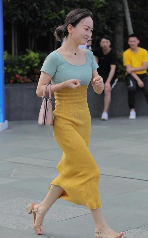 身高才150cm的时髦小女人，却有着良母贤妻的气质