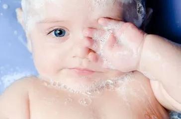湿疹|宝宝冬季洗澡，注意这几点，不容易生病