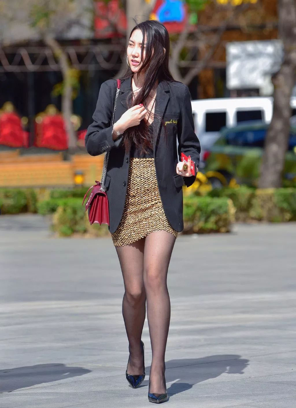 气质|气质女孩偏爱小西装搭配, 即便只搭一条高腰半身裙, 也照样有魅力