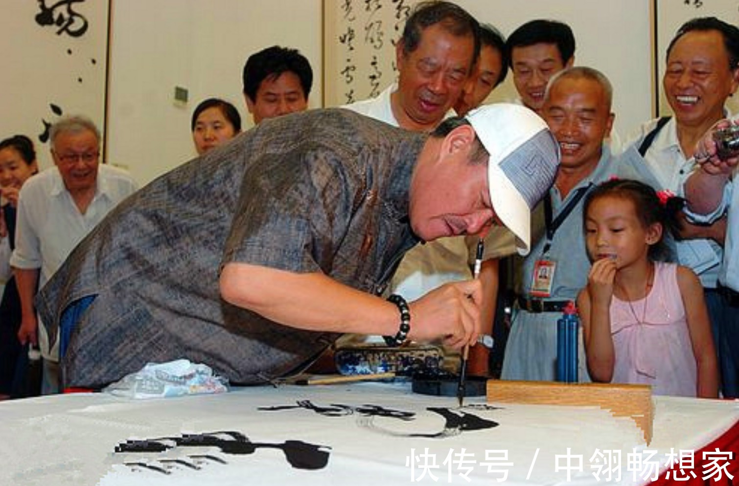 书法$陈佩斯和赵本山书法做比较网友评价不在一个层次,没有可比性