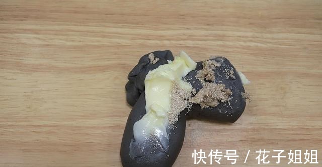 好吃|黑芝麻肠仔包,居家快手面包,健康营养又好吃!