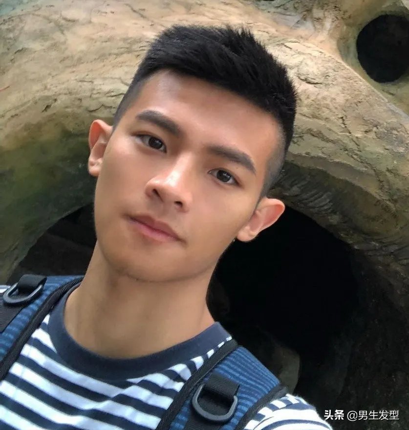 阳光帅气 男生别乱剪“短发”,留这3款露额发型,颜值更高更帅气