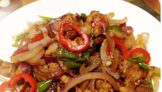 每天一颗洋葱，帮助你排净血管垃圾，可惜很多人都不爱吃