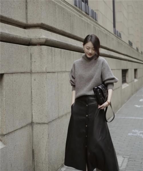 女人不管多大年纪，穿衣服尽量避免这3种“颜色”，沉闷还显老气