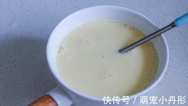 1瓶牛奶，2个鸡蛋，教你在家做布丁，简单0失败，比蛋挞还好吃