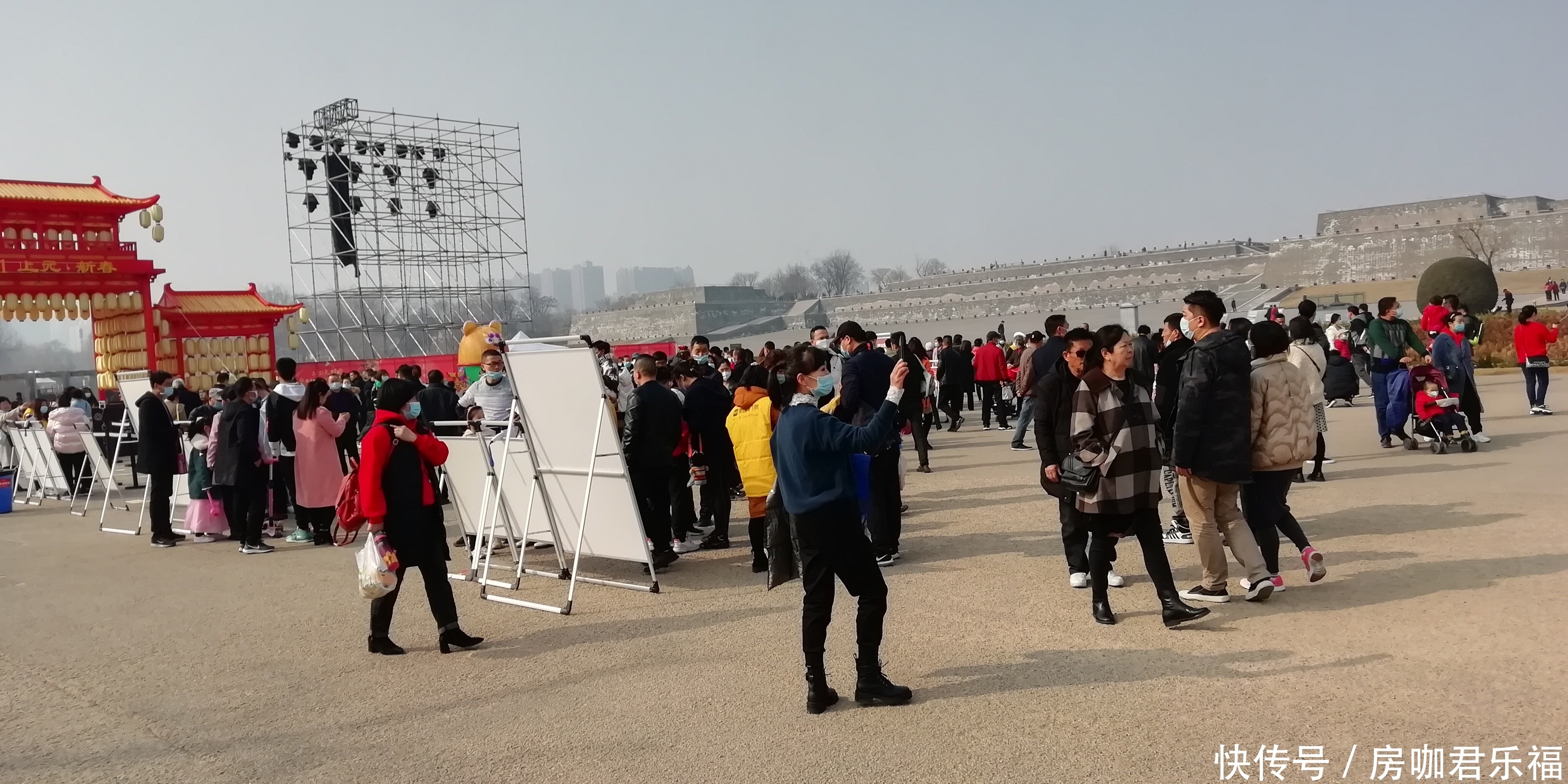 中年|大年初六!西安大明宫很热闹,现场人山人海排队参观!