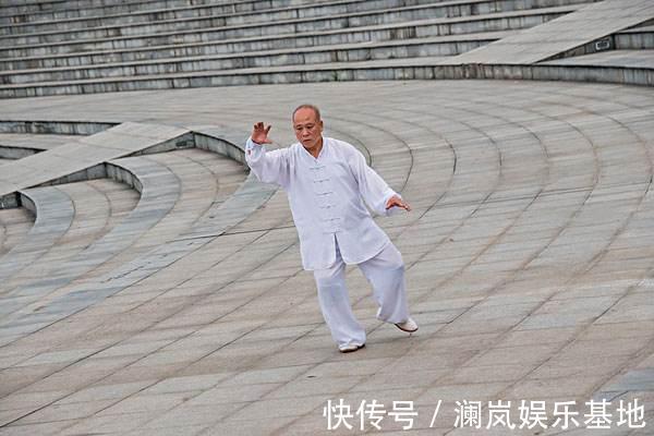 不老莓|男人步入衰老期，有4个迹象，若1个没有，恭喜保养得不错