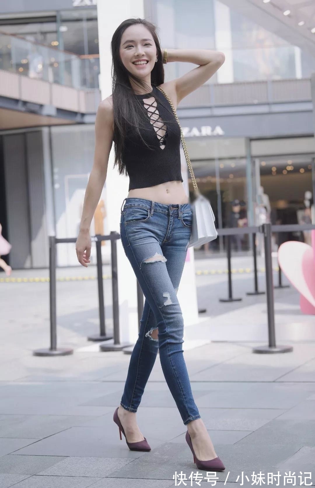 路人|街拍路人,青春亮丽的气质穿搭,让你成为路人的焦点