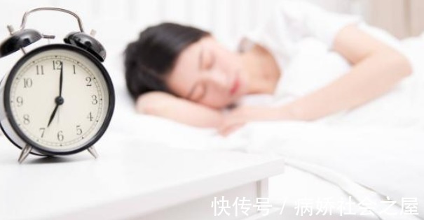 食用|吃菠菜对肝不好?医生:不想肝脏“报废”,3种食物有多远扔多远