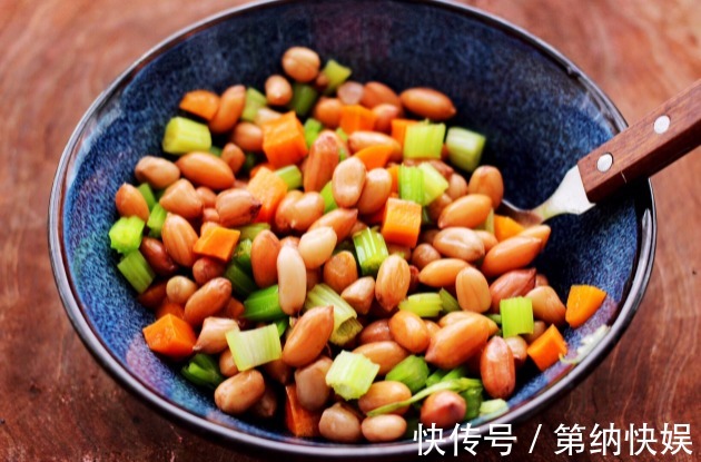 关键|煮花生米时，关键是煮多久，记住这个时间，脆爽又入味，越嚼越香