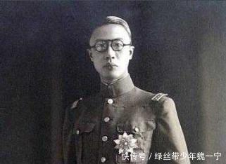 烧饼|溥仪在街上尝了一口烧饼，尝了一口脸色变了太监竟然骗我几十年！