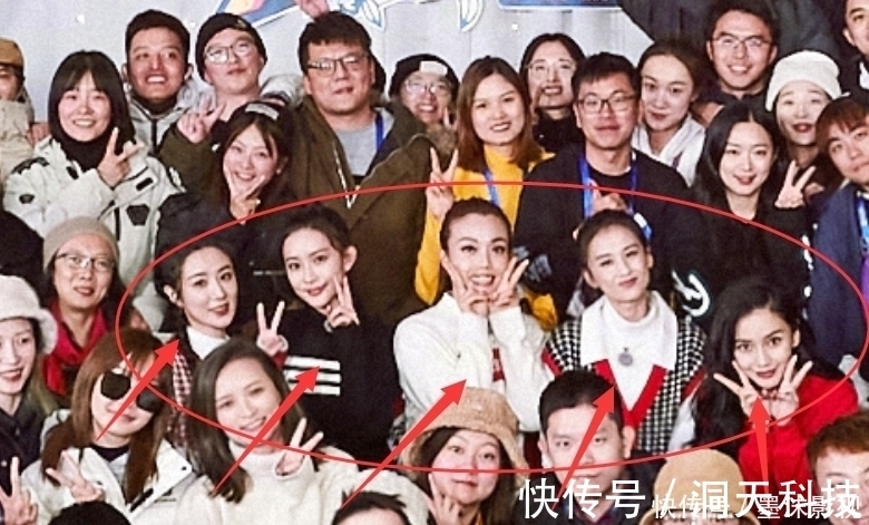 跑男团|奔跑吧杀青大合影,李晨沙溢位置最优越,baby郑恺让我找了半天!