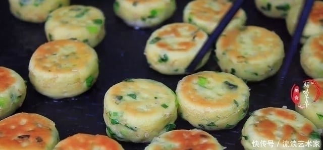 搅拌均匀|自从学会小饼后，我家面粉不够吃了，一次一锅，孩子特喜欢