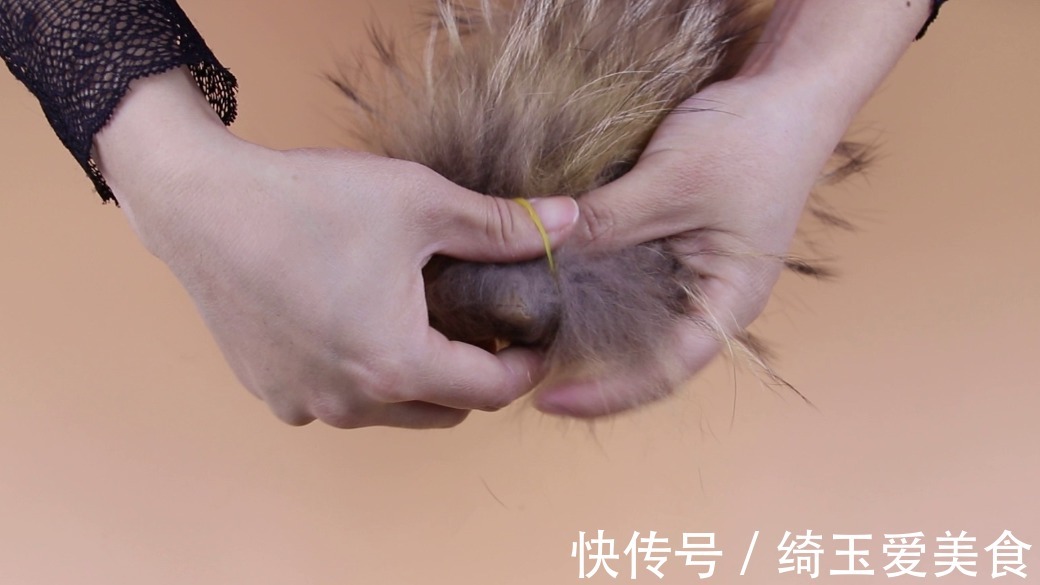 你家有旧棉服毛领吗？这用途太棒了，不用裁剪，家家户户都能用到