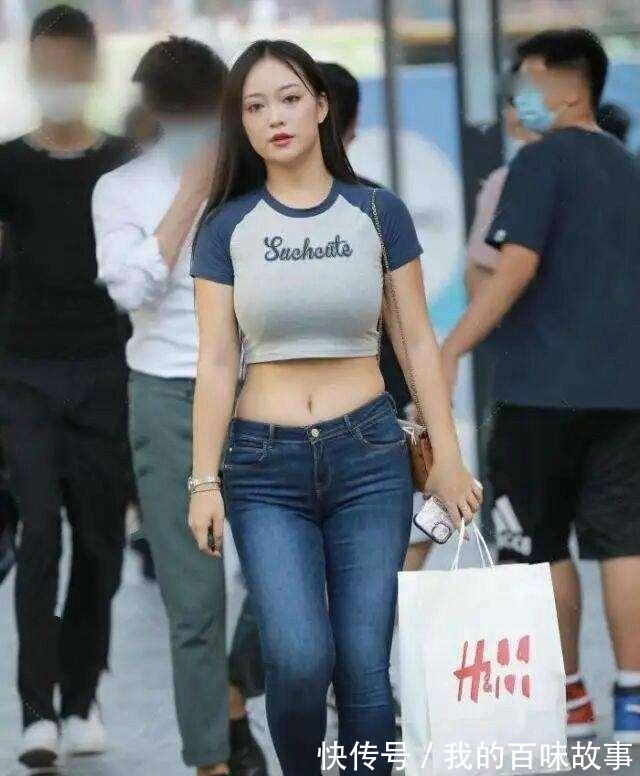 美女|蜂腰细腿的打底裤美女,非常赏心悦目,清爽时尚