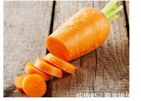 胡萝卜素 女性不想成黄脸婆，要学会吃3种食物，淡化皱纹、美白护肤！
