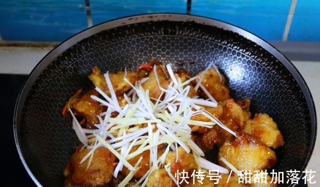 肉片|休息日做上一道锅包肉，酸甜可口，酥脆软嫩，吃上一口幸福感爆棚！