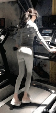 |搞笑GIF:妹子身材这么好,还坚持去健身,我也要坚持去