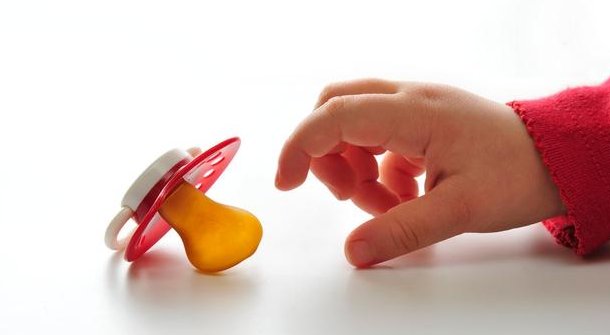 爸妈|安抚奶嘴优缺点 爸妈都认真了解过吗
