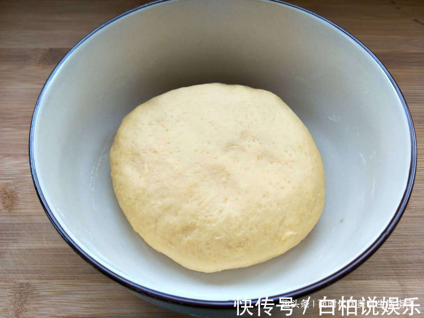 小面姨|玉米面独特做法，开水一烫，不蒸不烙，松软又酥脆，比面包还好吃