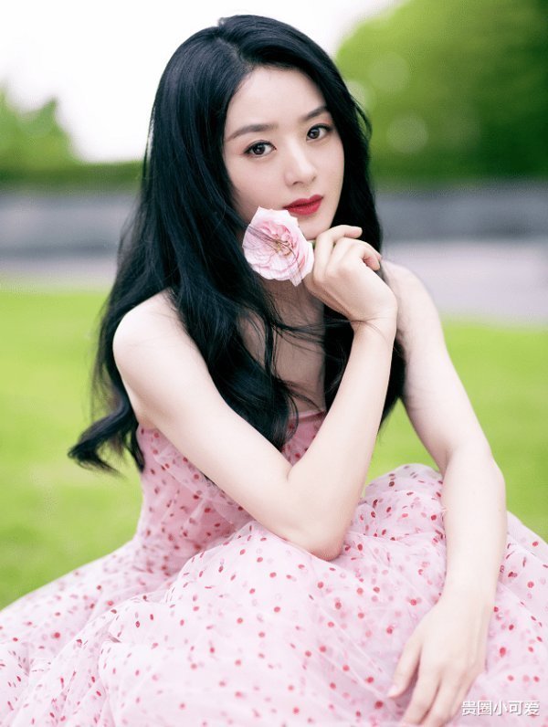 中餐厅|因翻菜被批评没礼貌后，有谁注意到赵丽颖的回应格局大小一目了然