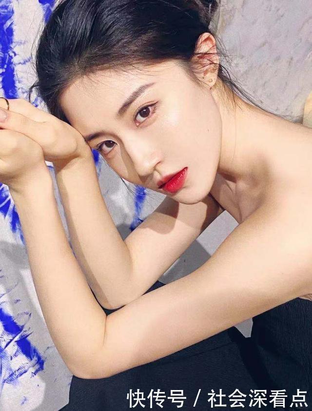 日常护肤,不能盲目对肌肤进行“大补”,按照常规步骤就可以